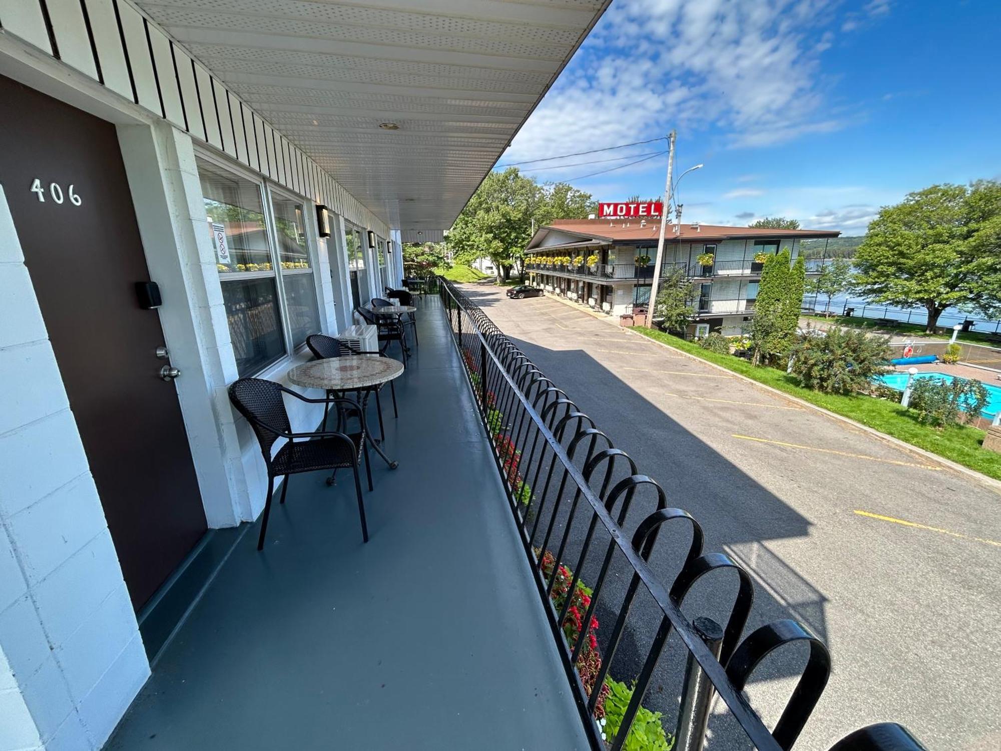 Motel Panoramique Chicoutimi Exterior foto