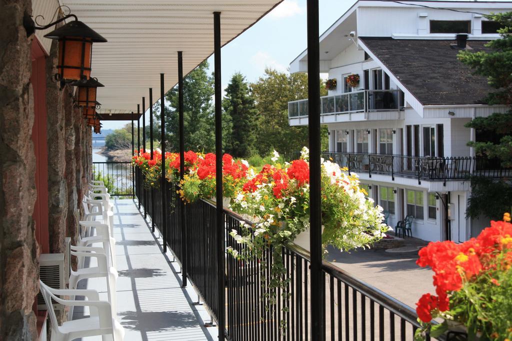 Motel Panoramique Chicoutimi Exterior foto