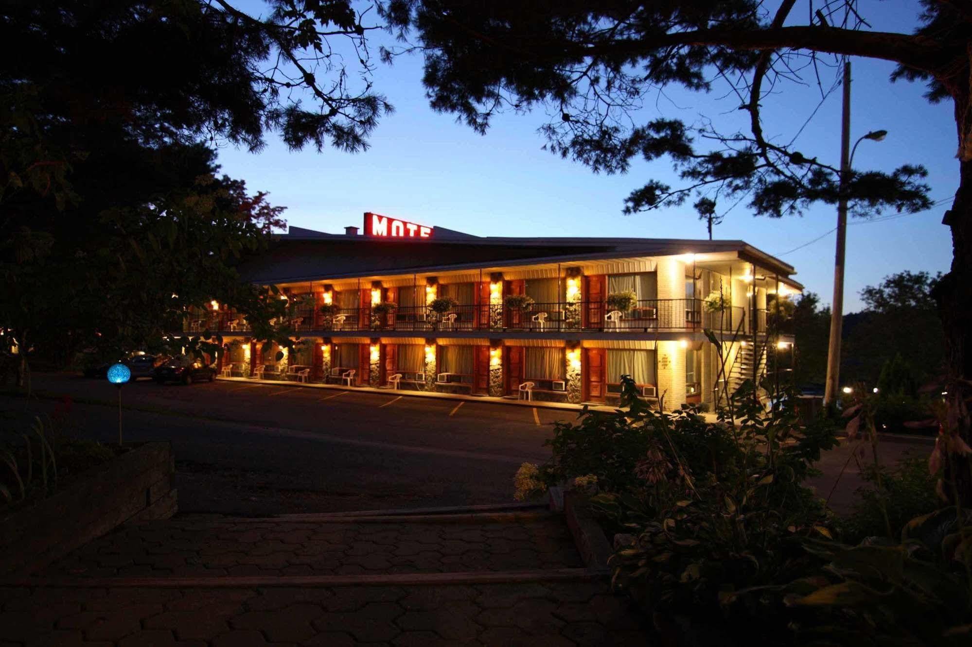Motel Panoramique Chicoutimi Exterior foto